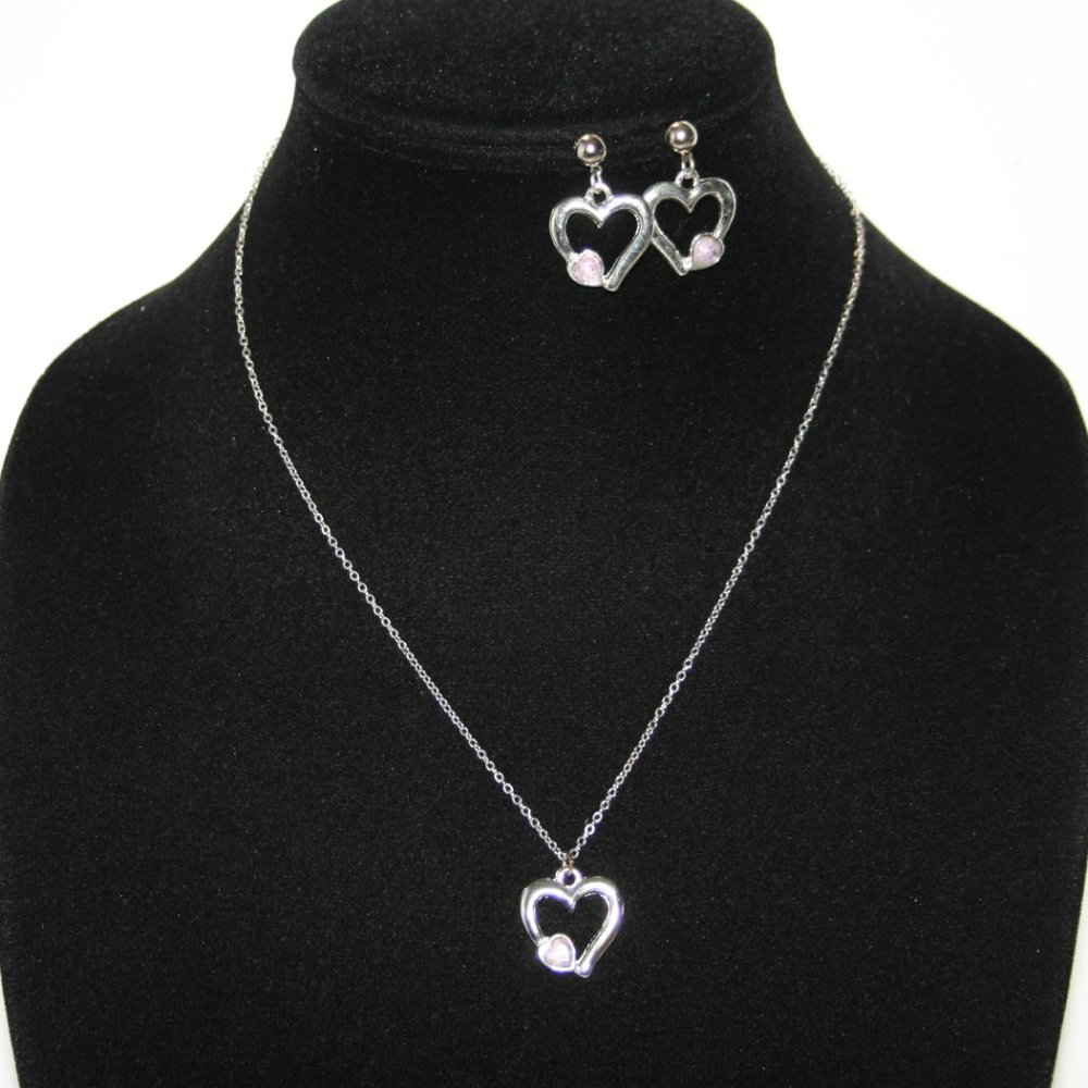 Beautiful silver and purple rhinestone heart necklace and earrings set